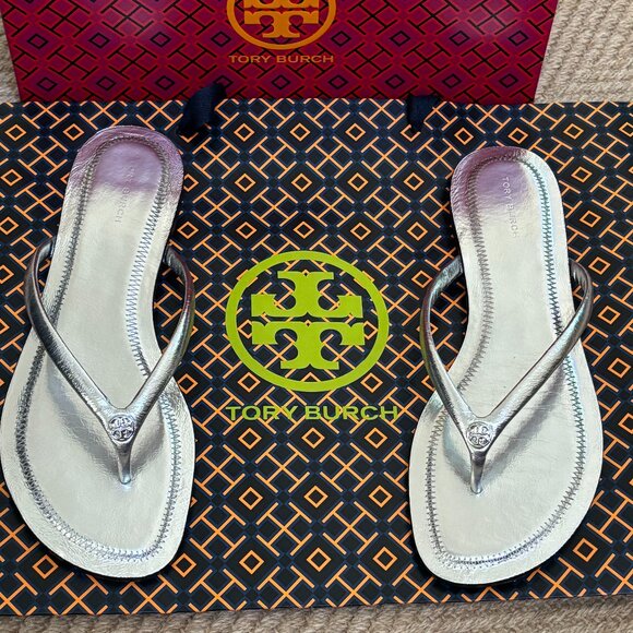 Tory Burch Chelsea Leather Flip Flop - Picture 1 of 15